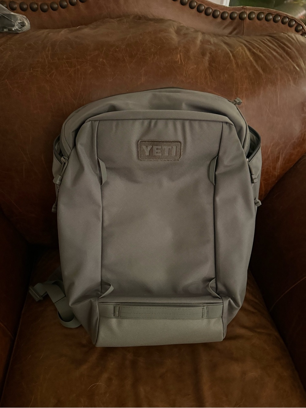 Yeti Men's Backpack in Gray